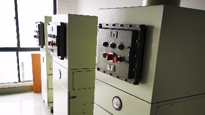 車(chē)間安全處理粉塵設(shè)備，就用執(zhí)信環(huán)保單機(jī)防爆集塵機(jī)！